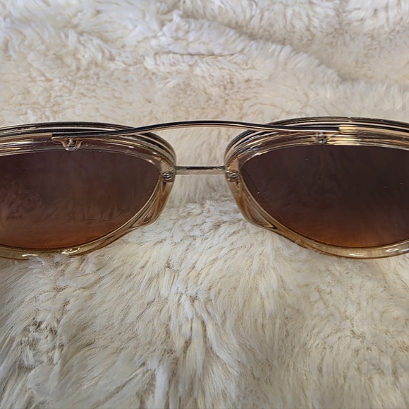 NWOT PRIVE REVAUX X Adriana Lima Tan Aviator Sunglasses - Picture 6 of 9